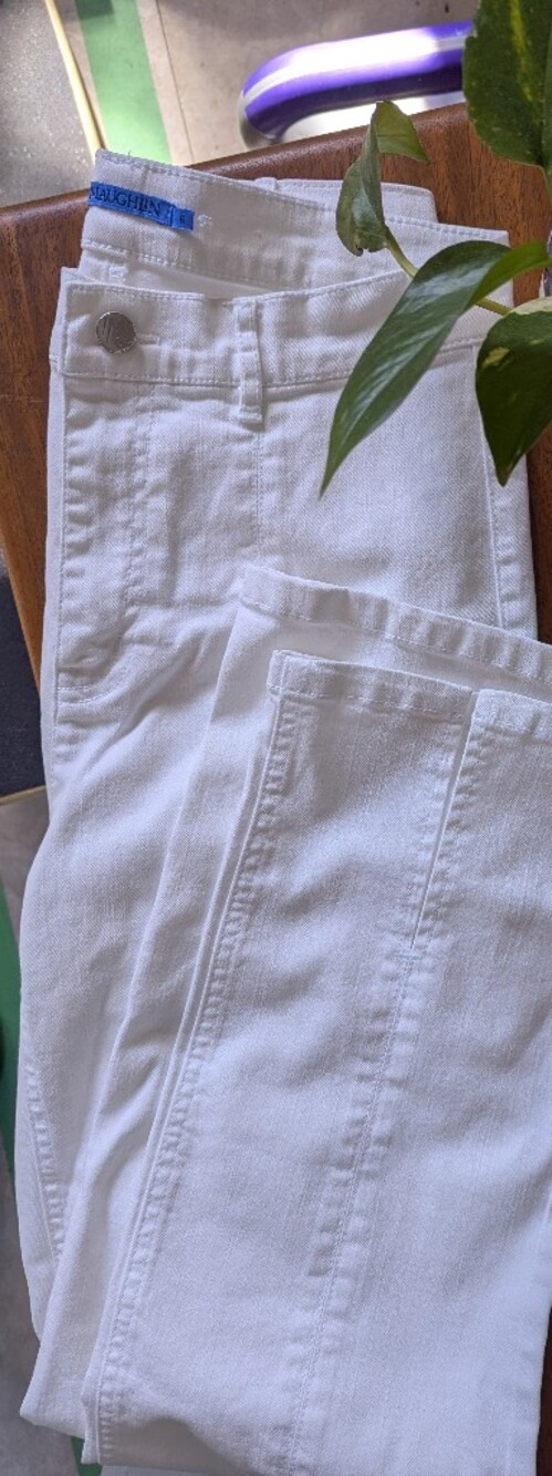 J. McLaughlin White Top with Blue Care Tag